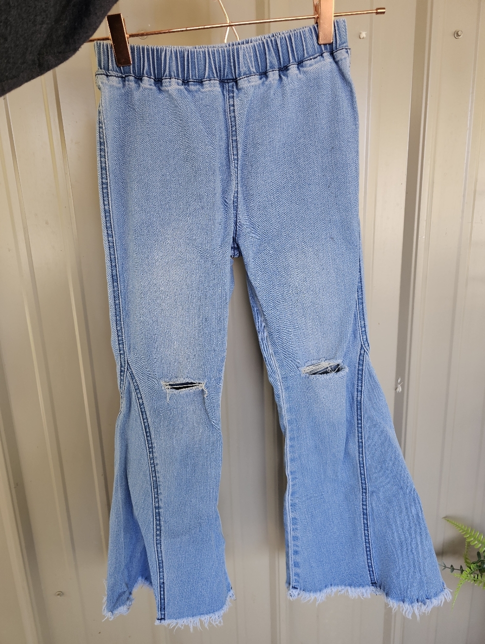 Light Blue Flared Knee-Rip Girls Jeans Size L